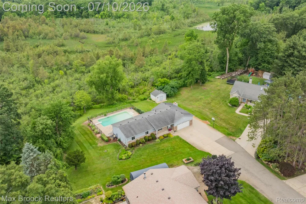 2000 Matthew Street Commerce Charter Township, MI 48390