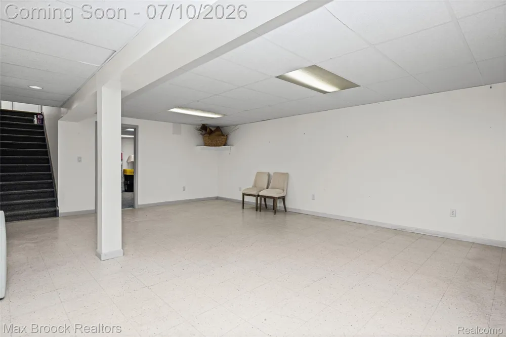 2000 Matthew Street Commerce Charter Township, MI 48390