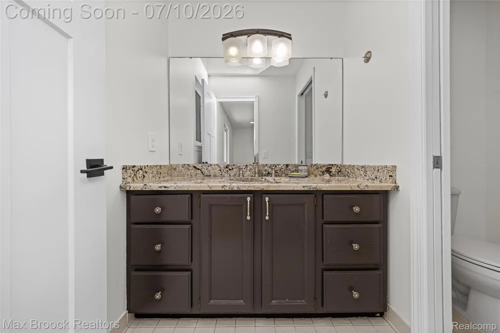 2000 Matthew Street Commerce Charter Township, MI 48390
