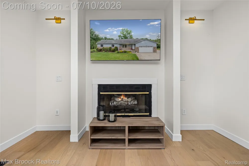 2000 Matthew Street Commerce Charter Township, MI 48390