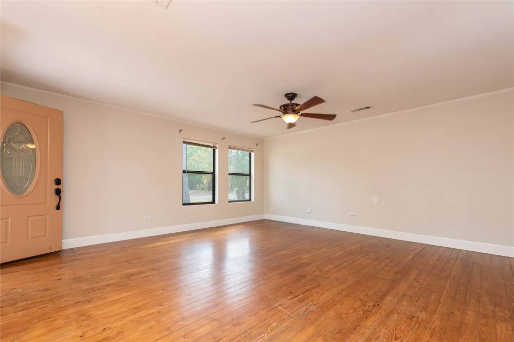 406 Lexington Road #1 Elgin, TX 78621