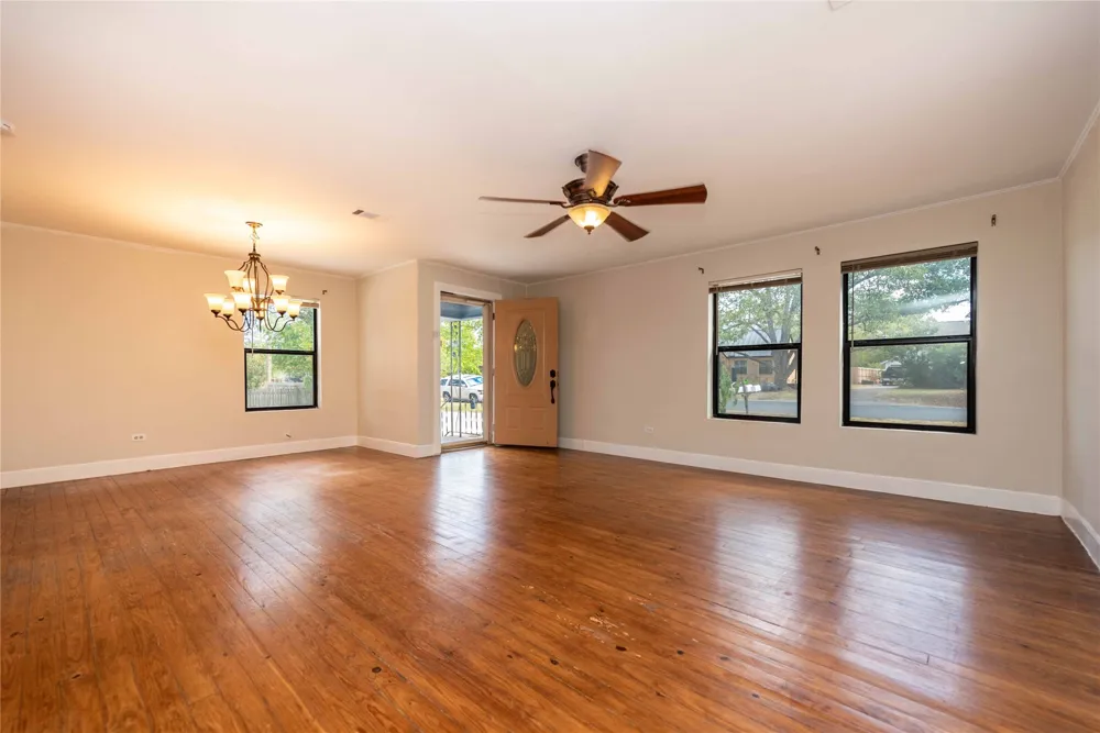406 Lexington Road #1 Elgin, TX 78621