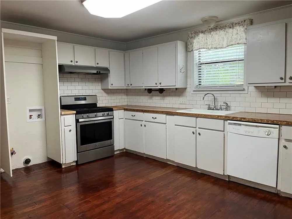 406 Lexington Road #1 Elgin, TX 78621
