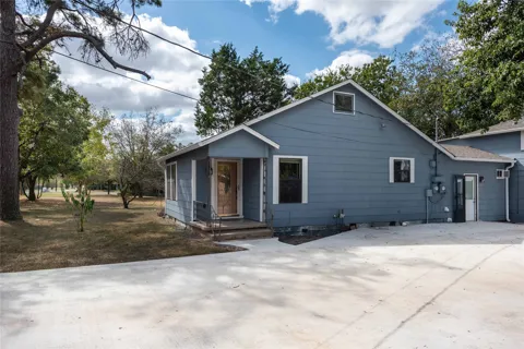 406 Lexington Road #1