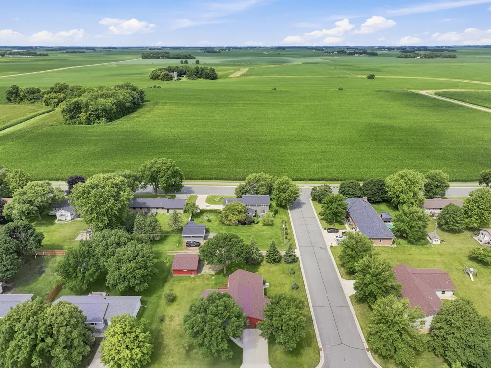 1017 9th Street Gaylord, MN 55334