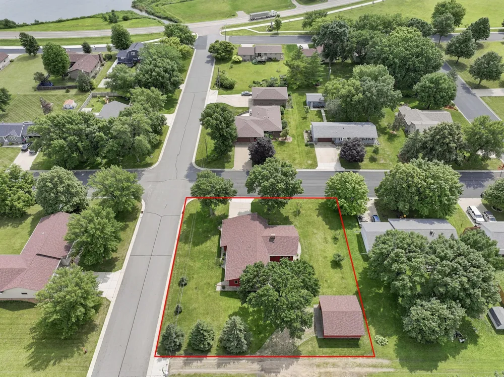 1017 9th Street Gaylord, MN 55334