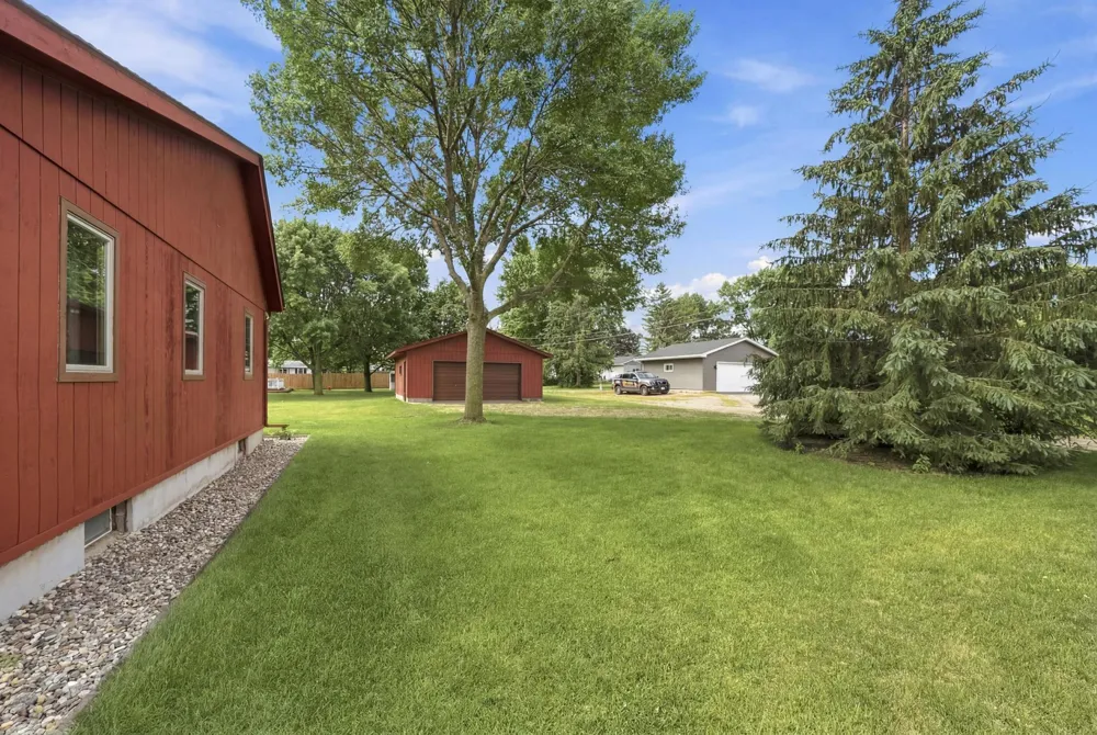 1017 9th Street Gaylord, MN 55334