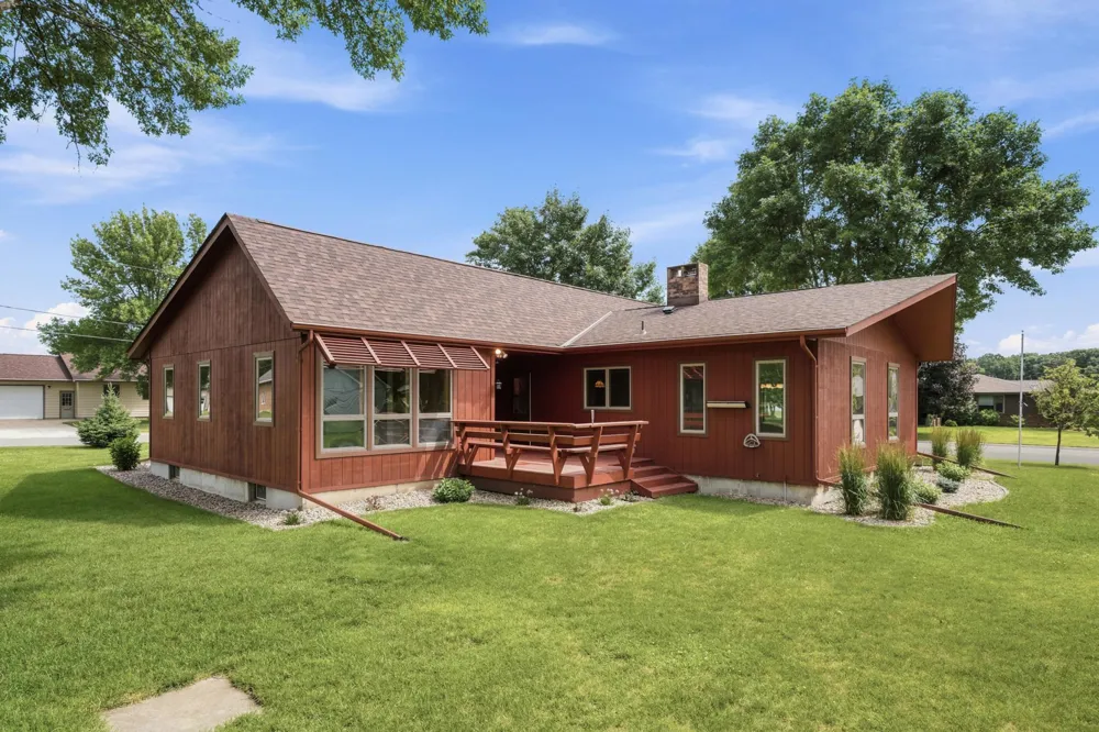 1017 9th Street Gaylord, MN 55334