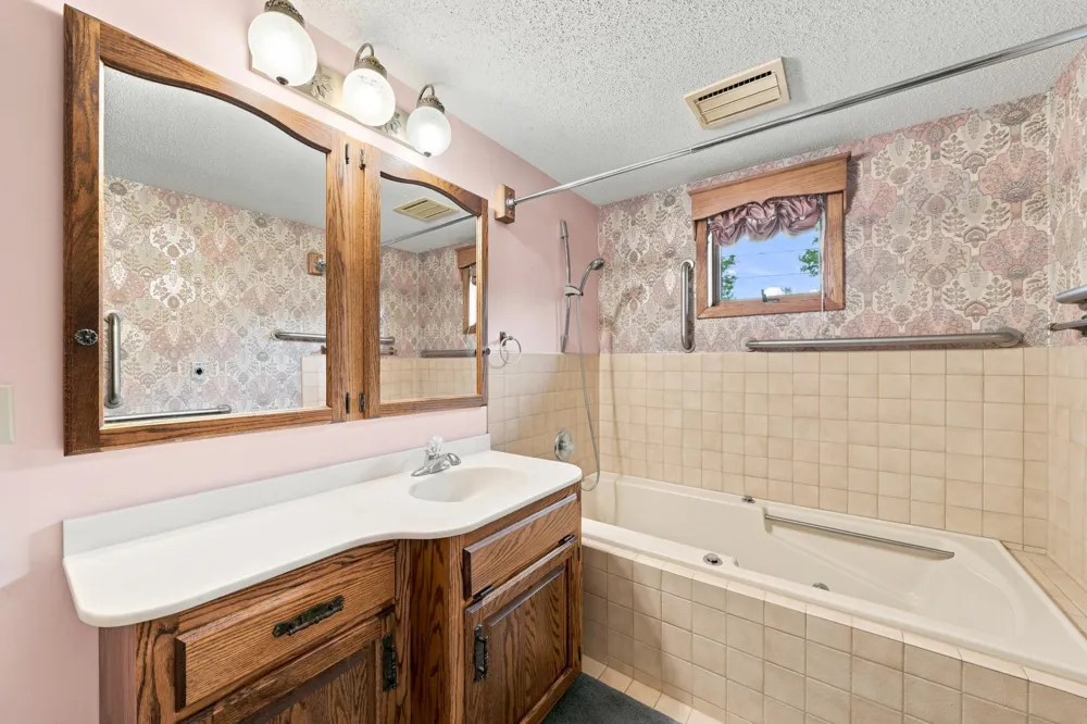 1017 9th Street Gaylord, MN 55334