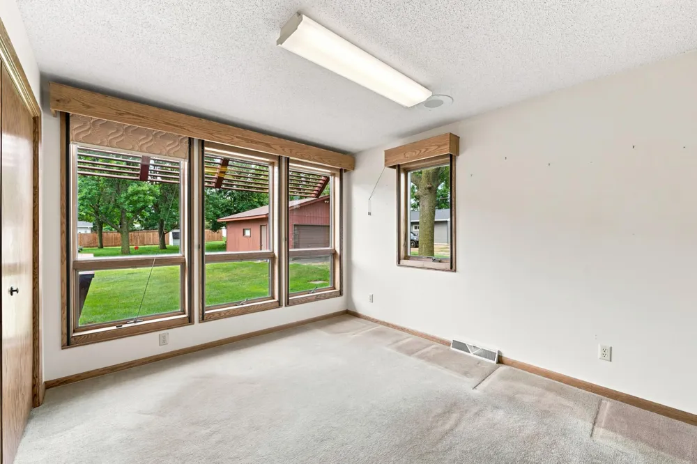 1017 9th Street Gaylord, MN 55334