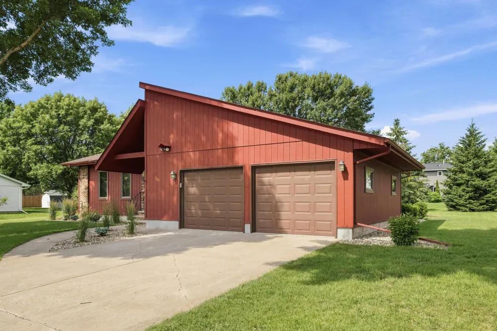 1017 9th Street Gaylord, MN 55334