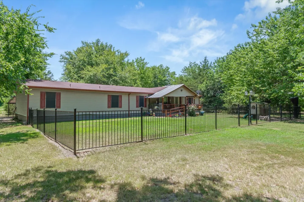 10604 CR 360 Terrell, TX 75161