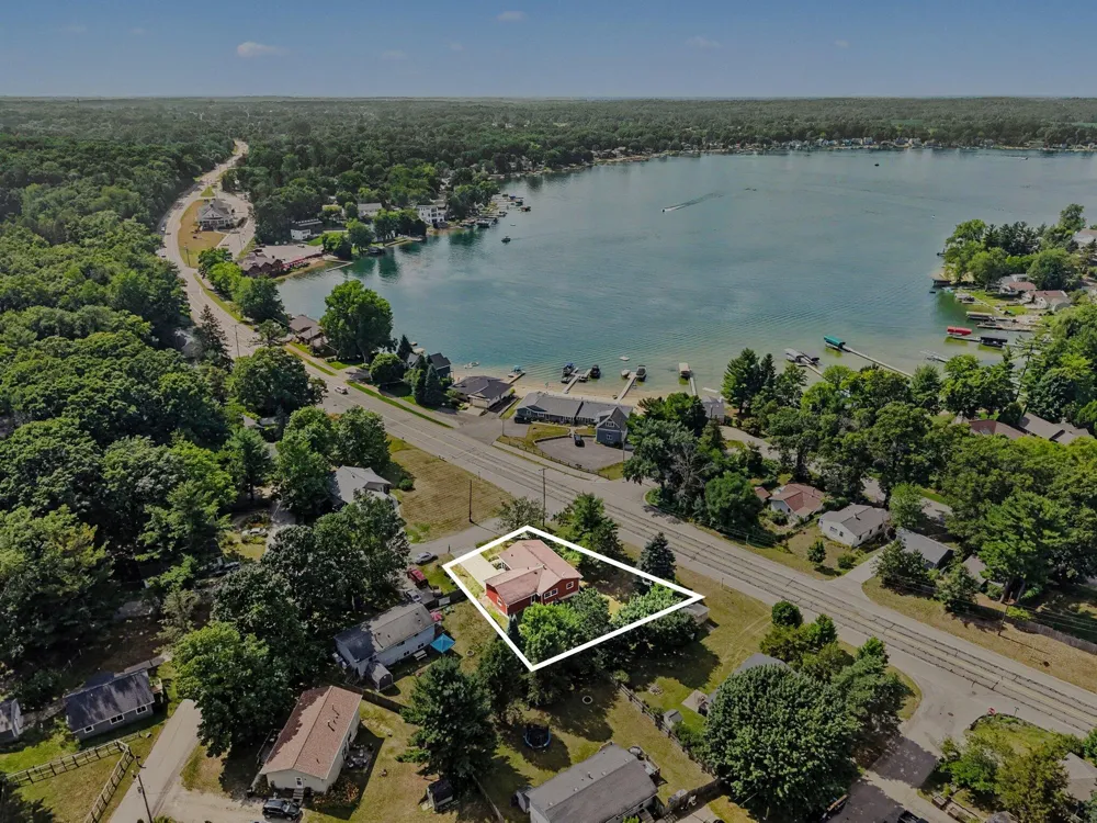 6676 Naontah Trail NE Rockford, MI 49341