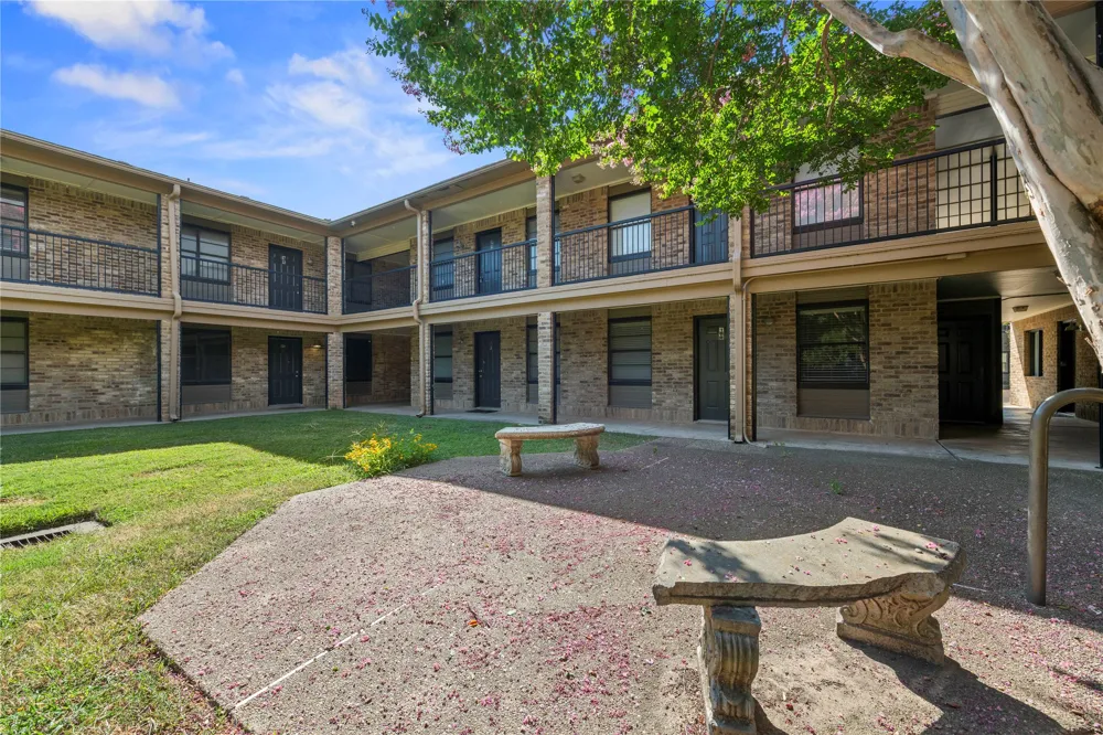 1214 Baylor Avenue #111 Waco, TX 76706