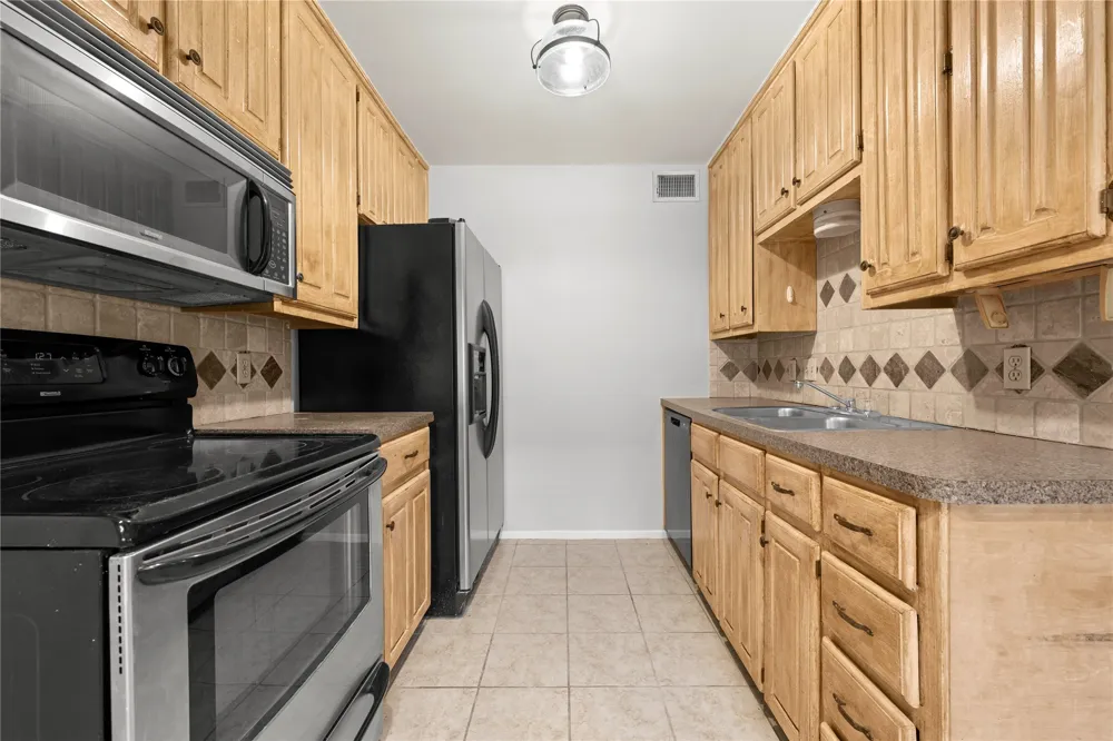 1214 Baylor Avenue #111 Waco, TX 76706