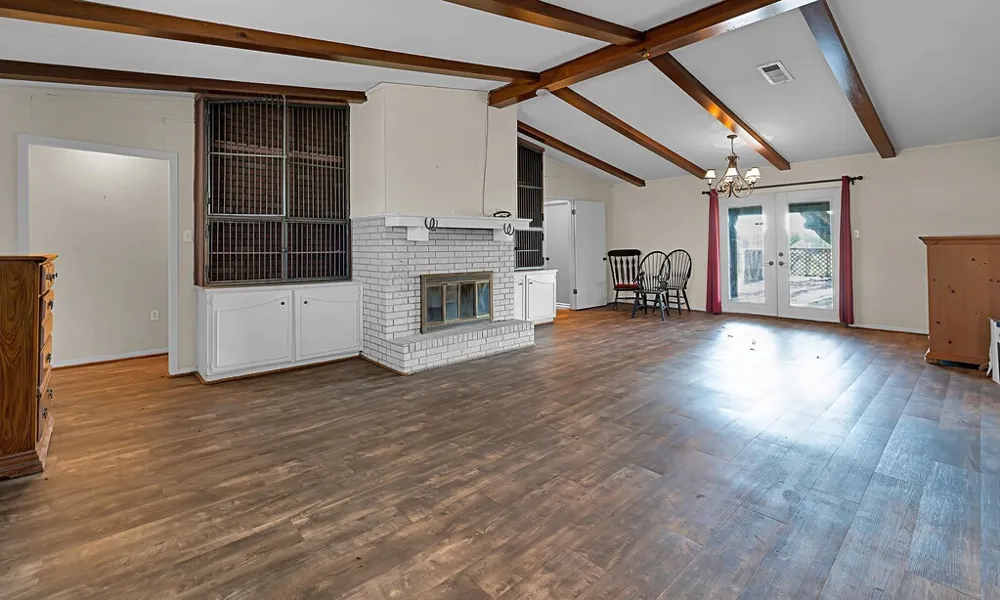 596 Saffle Road Robinson, TX 76706