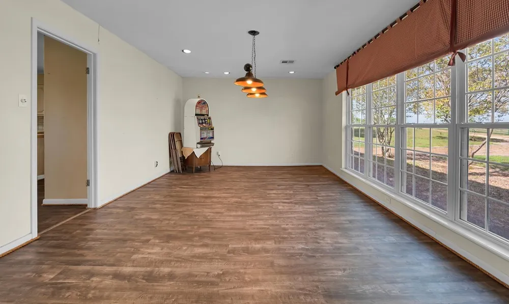 596 Saffle Road Robinson, TX 76706