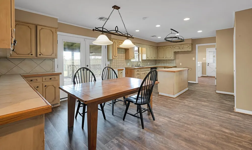 596 Saffle Road Robinson, TX 76706