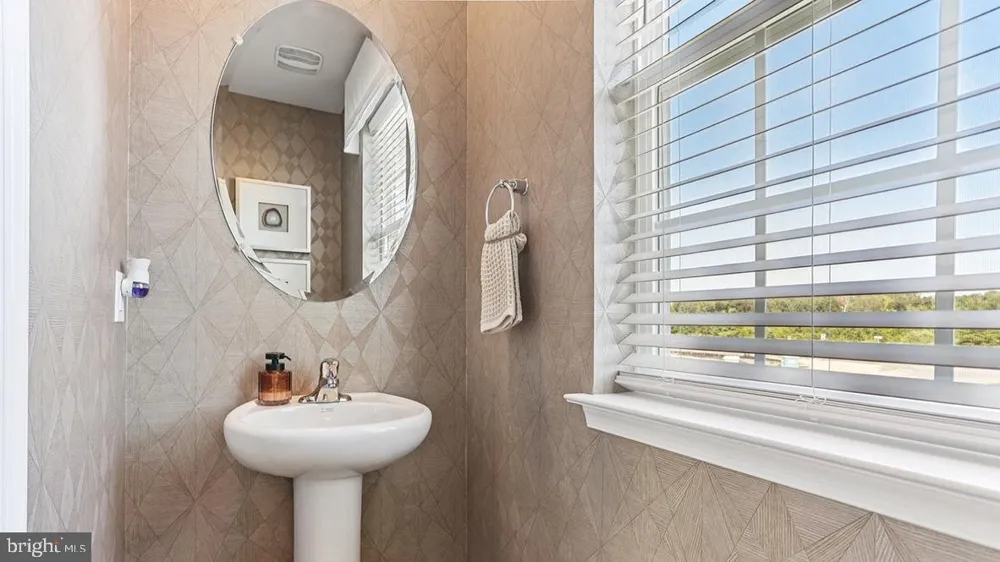 178 SANDY RIDGE ROAD Sicklerville, NJ 08081