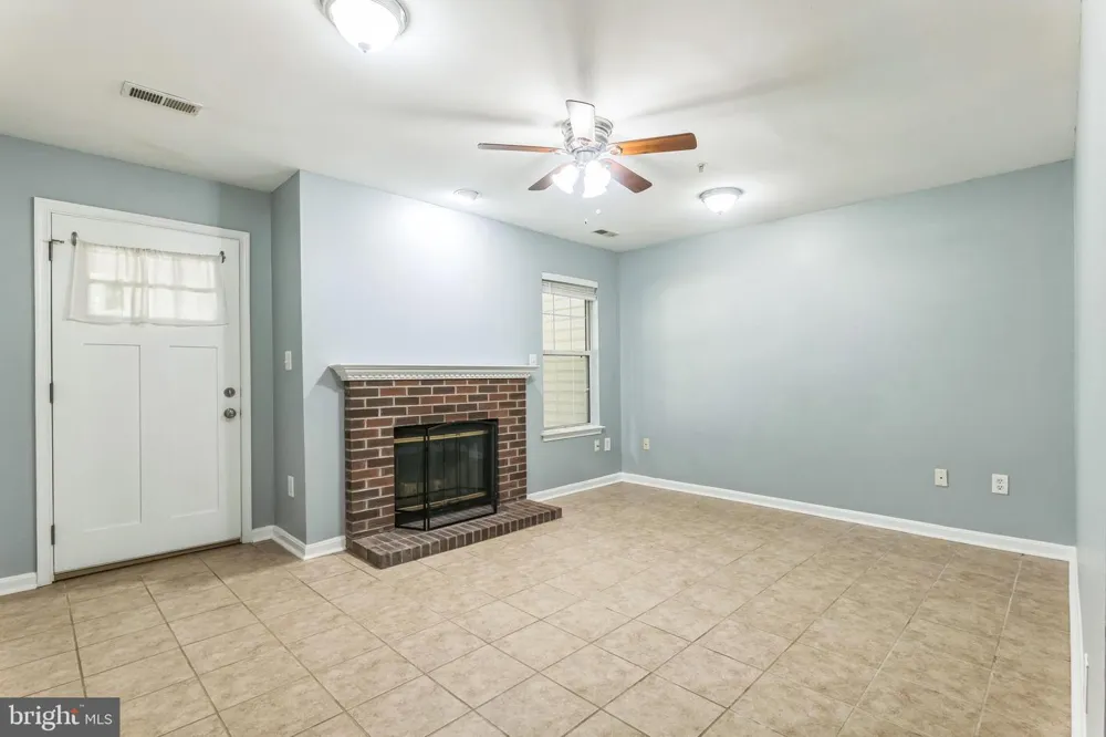20539 GOLF COURSE DRIVE #305 Germantown, MD 20874