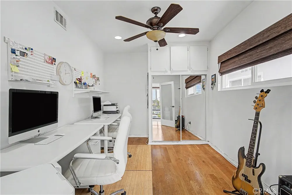 1725 Axenty Redondo Beach, CA 90278