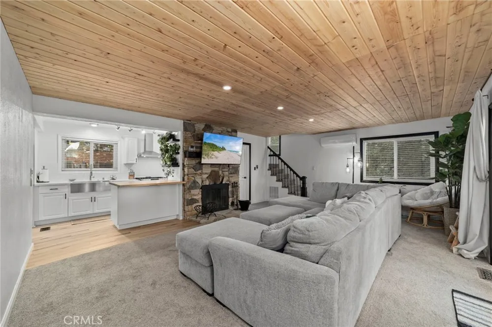 27638 Oak Knoll Lake Arrowhead, CA 92326