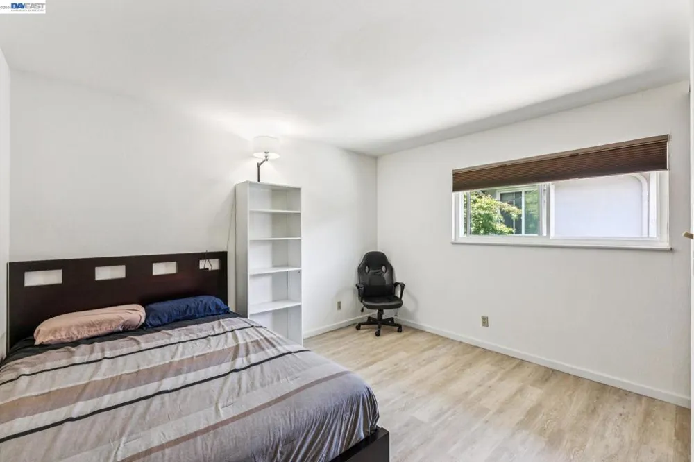 1401 Cottage St #D Alameda, CA 94501