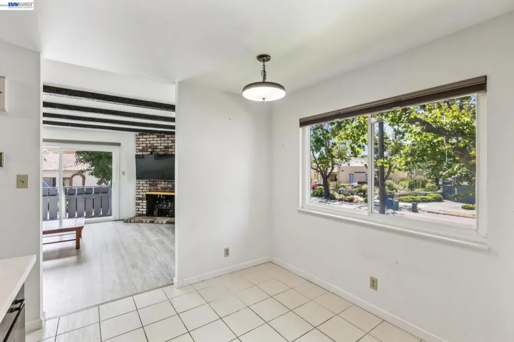 1401 Cottage St #D Alameda, CA 94501