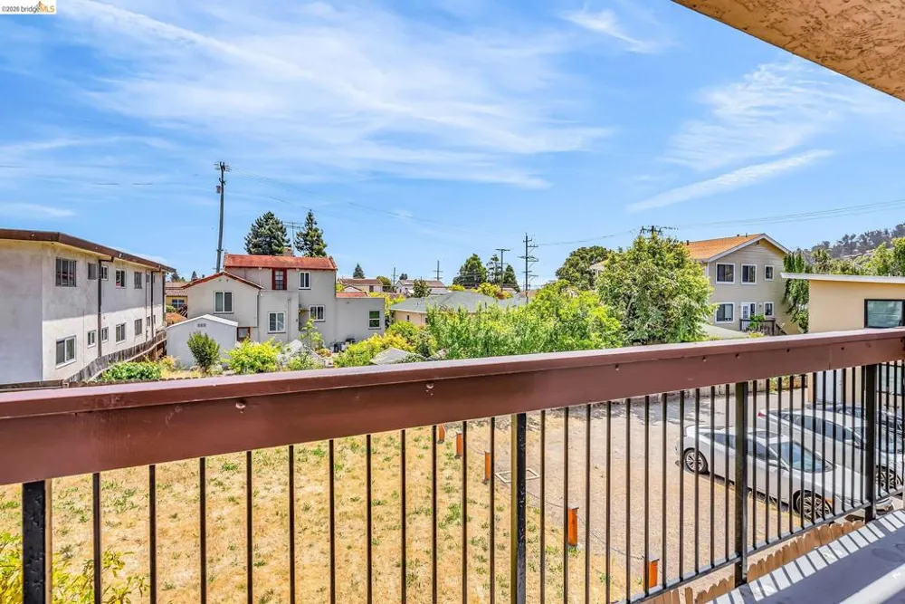 417 Evelyn Ave #205 Albany, CA 94706