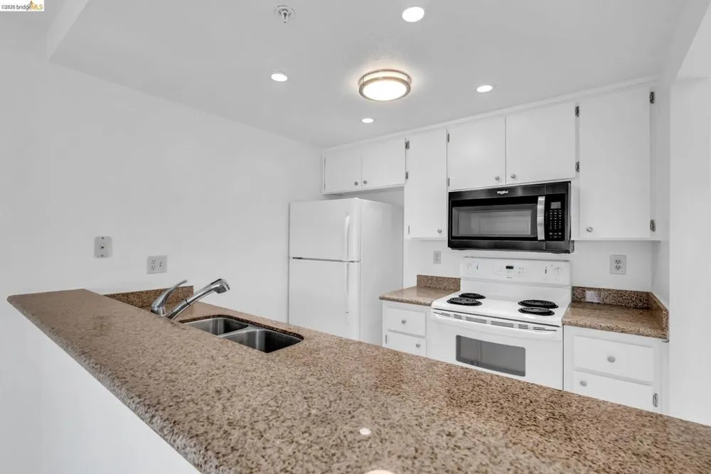 417 Evelyn Ave #205 Albany, CA 94706