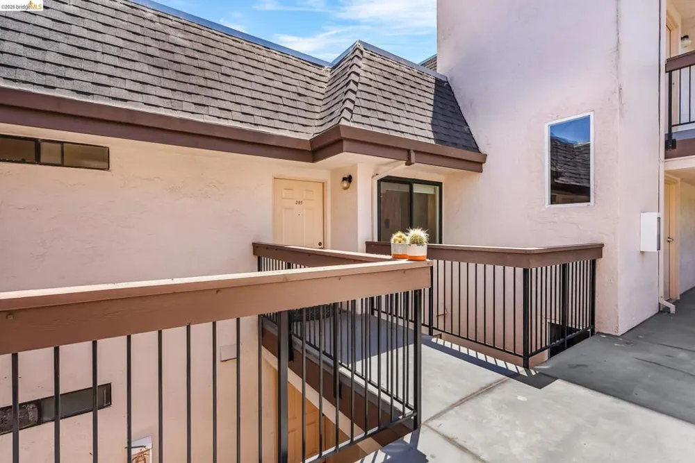 417 Evelyn Ave #205 Albany, CA 94706