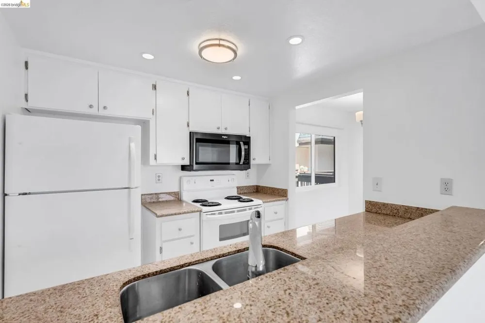 417 Evelyn Ave #205 Albany, CA 94706
