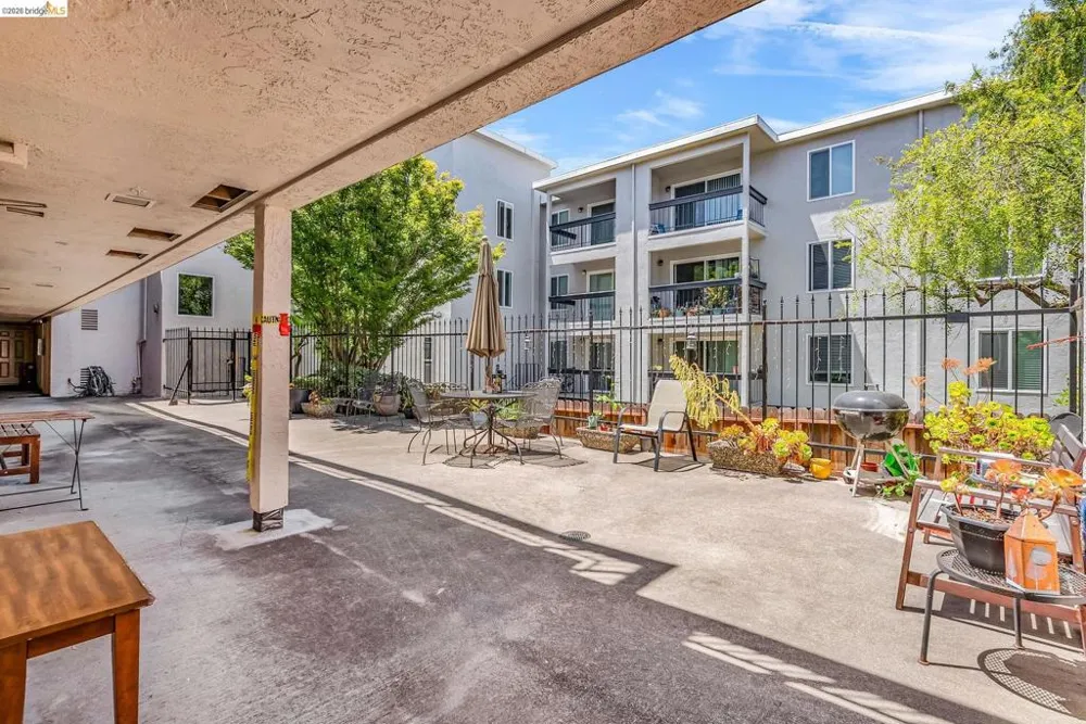 417 Evelyn Ave #205 Albany, CA 94706