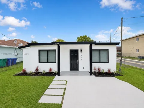 1305 NW 5th Ave