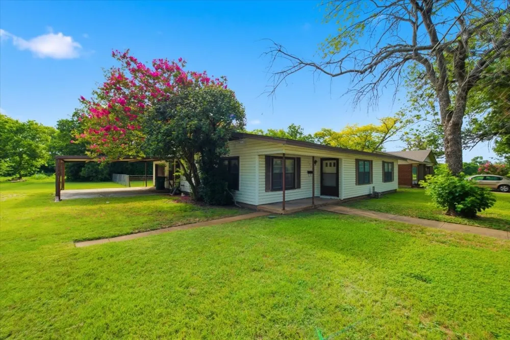 156 Bowie McGregor, TX 76657