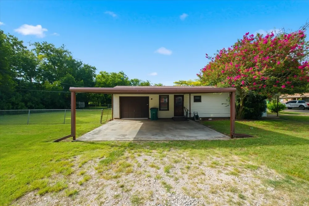 156 Bowie McGregor, TX 76657