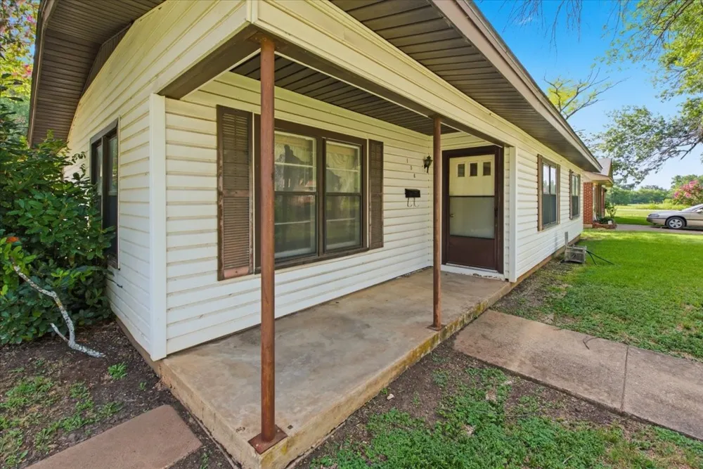 156 Bowie McGregor, TX 76657