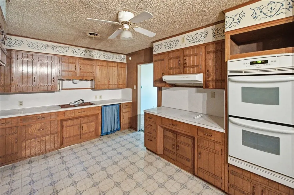 156 Bowie McGregor, TX 76657