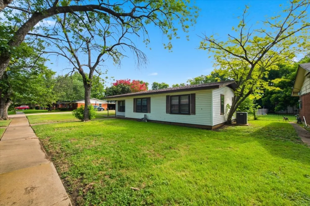 156 Bowie McGregor, TX 76657