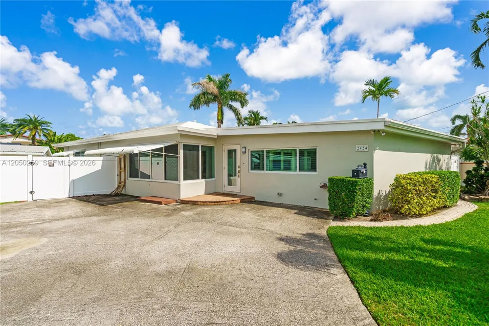 2424 NE 18th Ave Wilton Manors, FL 33305
