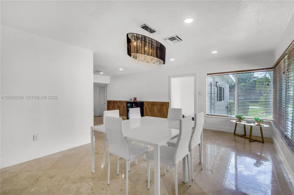 2424 NE 18th Ave Wilton Manors, FL 33305