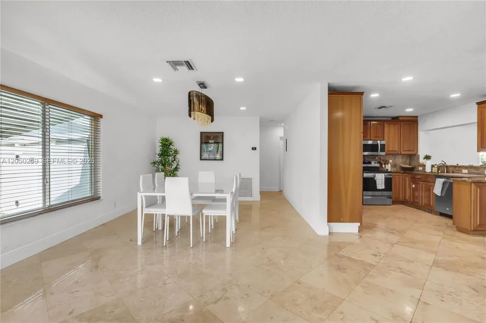 2424 NE 18th Ave Wilton Manors, FL 33305