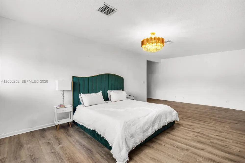 2424 NE 18th Ave Wilton Manors, FL 33305