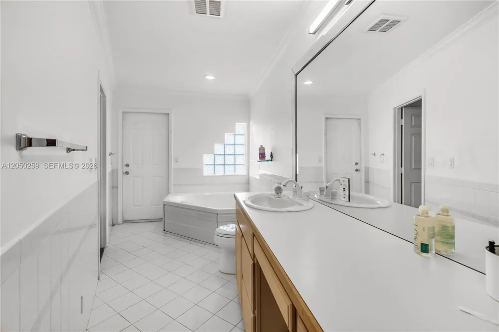 2424 NE 18th Ave Wilton Manors, FL 33305