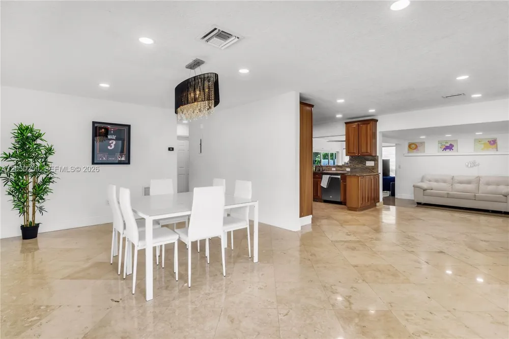 2424 NE 18th Ave Wilton Manors, FL 33305