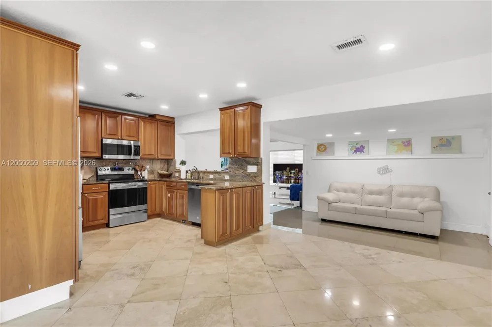 2424 NE 18th Ave Wilton Manors, FL 33305