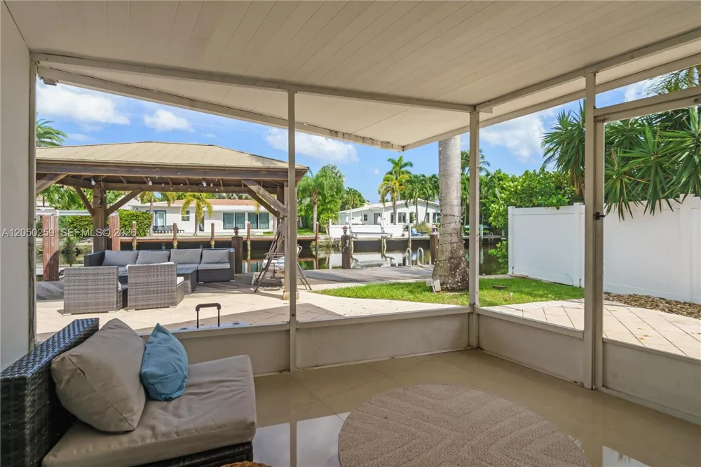 2424 NE 18th Ave Wilton Manors, FL 33305
