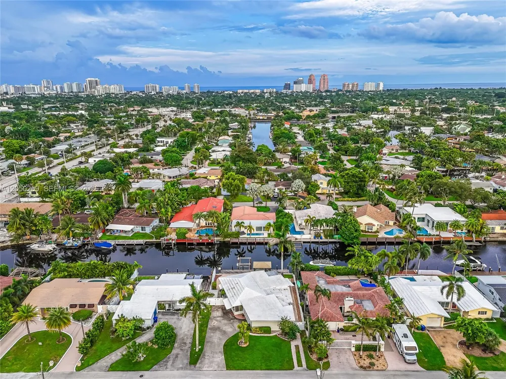 2424 NE 18th Ave Wilton Manors, FL 33305