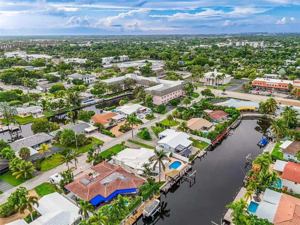 2424 NE 18th Ave Wilton Manors, FL 33305