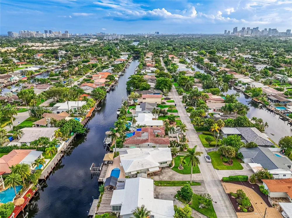 2424 NE 18th Ave Wilton Manors, FL 33305